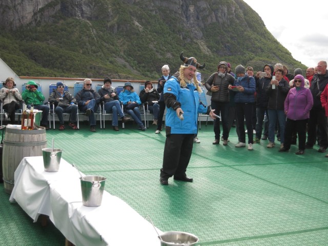 Hurtigruten_2015-06-20_10-24